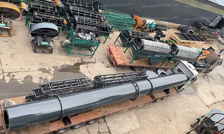 Chicken Manure Fertilizer Machine Shipped