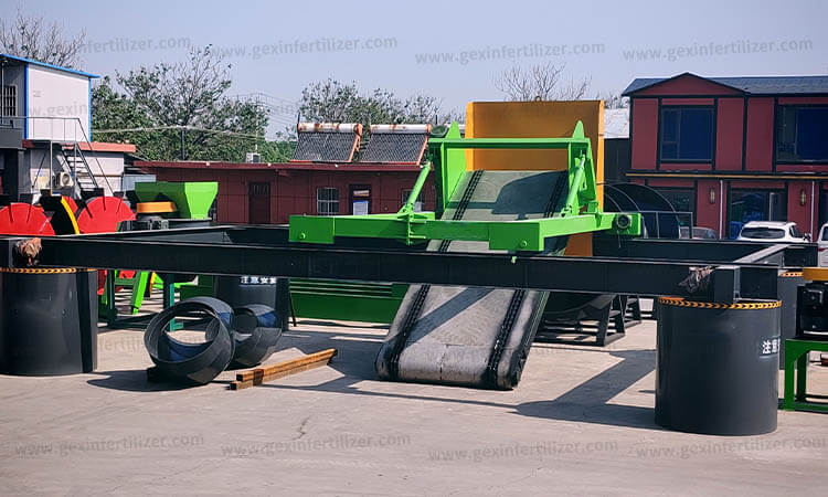 Organic fertilizer composting equipment