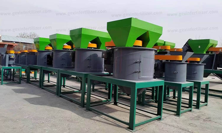 Organic fertilizer crushing equipment