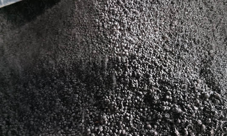 Cow manure organic fertilizer granules